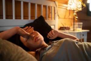 tidur dengan lampu menyala