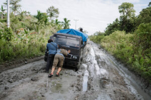 Mentawai sampai Halmahera, Lebih dari 2.000 Tas Eiger Telah Disalurkan ke Pelosok Indonesia