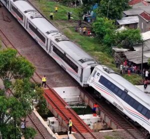 Kereta Anjlok
