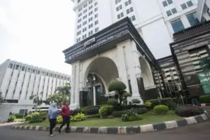 OJK Usaha Gadai Ilegal