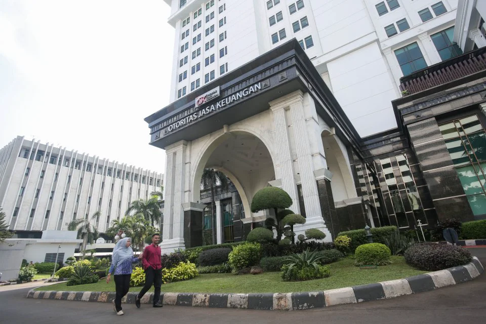 OJK Usaha Gadai Ilegal