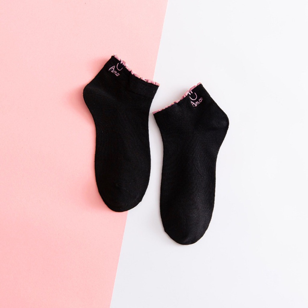 kaus kaki hitam