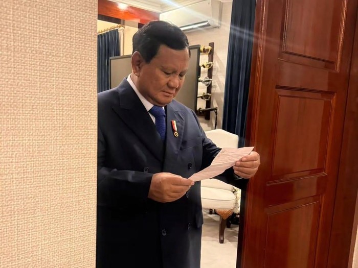 prabowo terima surat dari siswa sekolah rakyat
