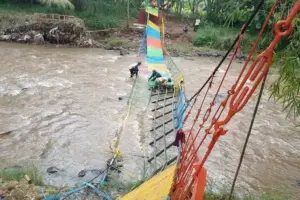jembatan pangandaran ambruk