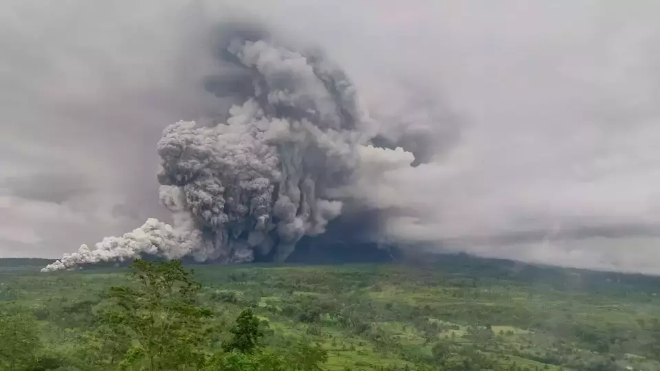pendaki gunung semeru