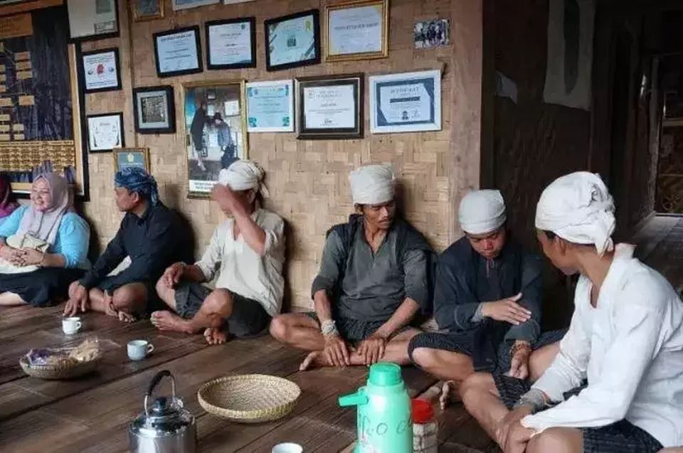 warga baduy tolak polisi
