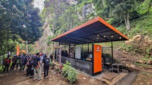 EIGER Rawat dan Jaga Tebing Karst Citatah 125