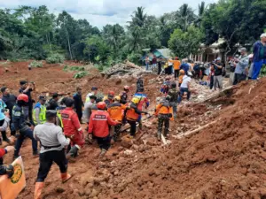 Gubernur Jateng Instruksikan Operasi Total Cari Korban Longsor di Cilacap
