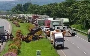 kecelakaan tol cipali