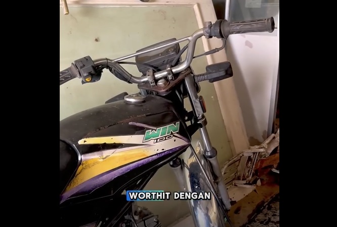 Lelang kendaraan dinas