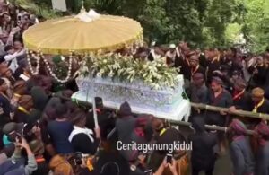 Pemakaman Pakubuwono XIII (Instagram @kabarsolo)