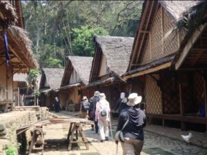 Baduy Dalam Dibegal di Jakarta