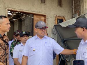 Farhan Tinjau Kujangsari: Perbaiki Lampu Jalan dan Benahi Drainase untuk Warga Lebih Aman