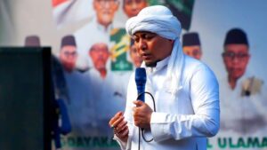 Ustaz Ujang Bustomi Bagi-bagi Uang