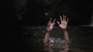 Tiga Orang Pekerja Proyek Terseret Arus Banjir di Jembrana Bali