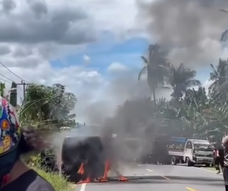 mobil bni terbakar