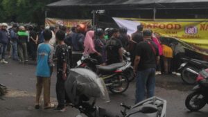 pengeroyokan debt collector