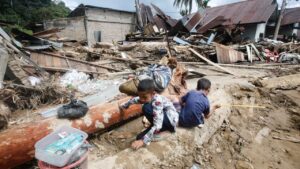 sekolah rusak sumatera