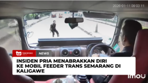 Insiden Pria Menabrakkan Diri ke Mobil Feeder Trans Semarang di Kaligawe