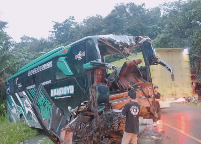 bus rombongan pelajar