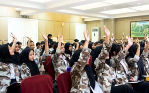 Dorong Literasi Keuangan, OJK Jabar Edukasi Siswa dan Guru SMK Wira Buana I Kabupaten Bogor