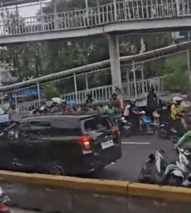lawan arah Jakarta Pusat
