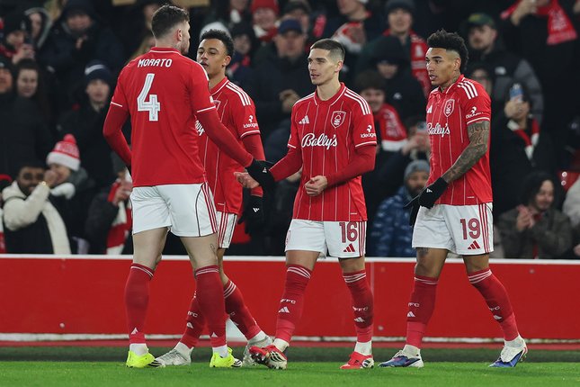 Prediksi Skor Fenerbahce vs Nottingham Forest Liga Europa 2025/2026