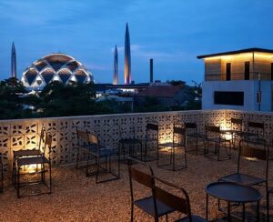 Cafe Garis Pandang