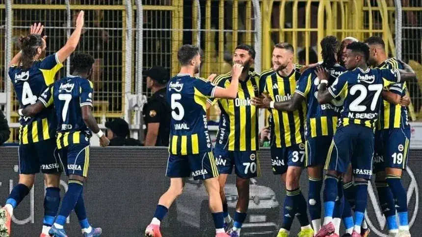 Prediksi Skor Fenerbahce vs Gaziantep Super Lig 2025/2026