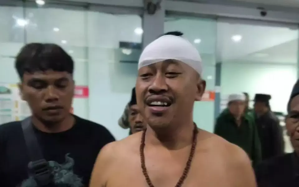 kades lumajang dikeroyok