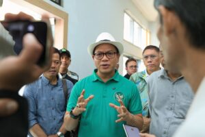 Bupati KDS Instruksikan ASN hingga Kades Gotong Royong Beberesih Lingkungan